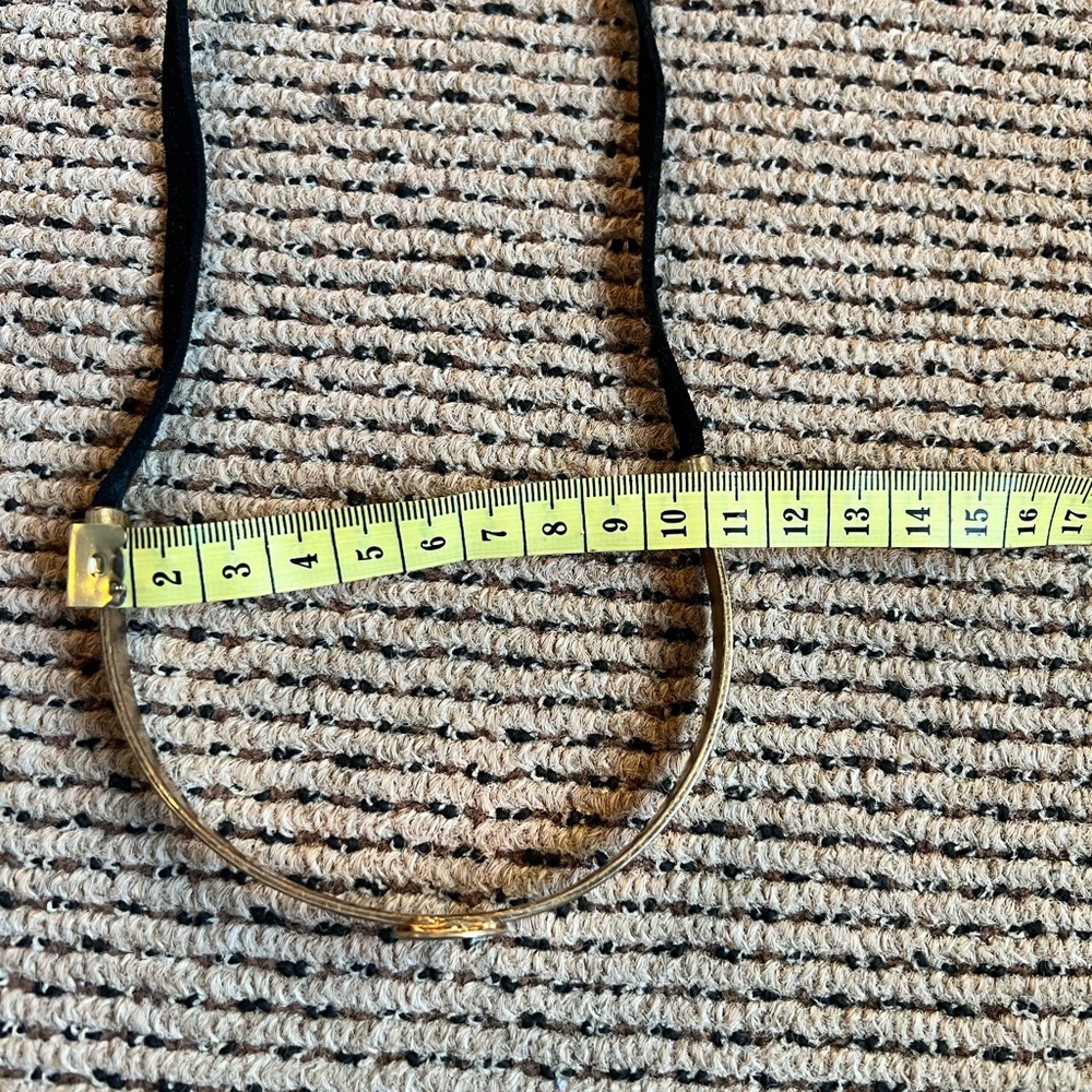 Assorted Necklaces & Chokers - Picture 9 of 10
